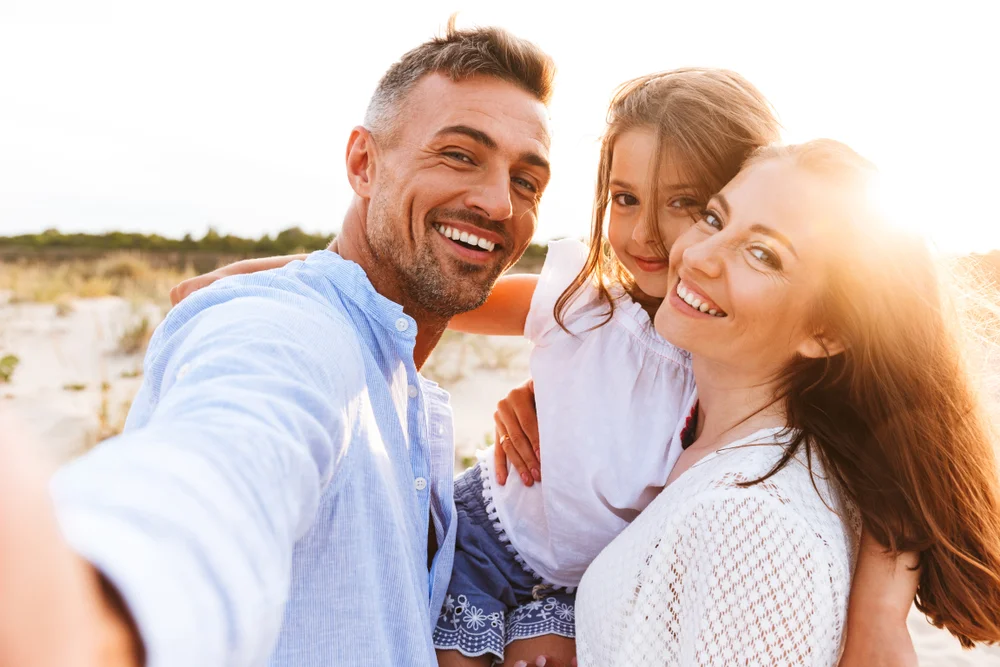 Veneer Replacement in Beverly Hills: When and Why It Matters